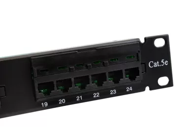Pannello patch 19'' UTP 24xRJ45 1U