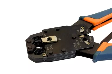 Presswerkzeug für RJ45/RJ12-Stecker mit Verriegelungsvorrichtung