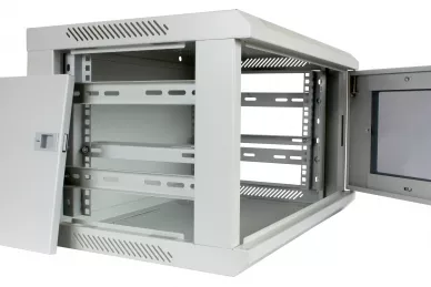 Szafa RACK 19'' 6U 400mm po zdjęciu paneli bocznych