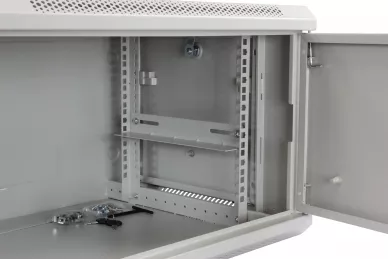 Szafa RACK 19'' 6U 450mm widok wnętrza: