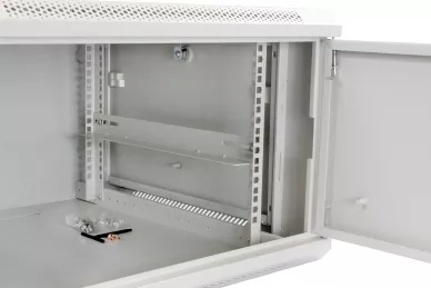 Szafa RACK 19'' 6U 600mm widok wnętrza