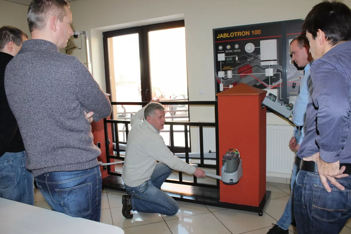 08.01.2016 Szkolenie licencyjne zaawansowane- Automatyka do bram Nice