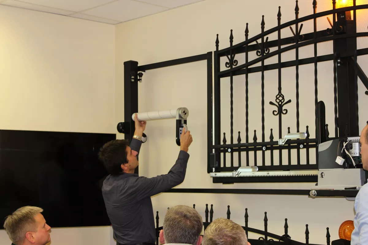 08.01.2016 Szkolenie licencyjne zaawansowane- Automatyka do bram Nice