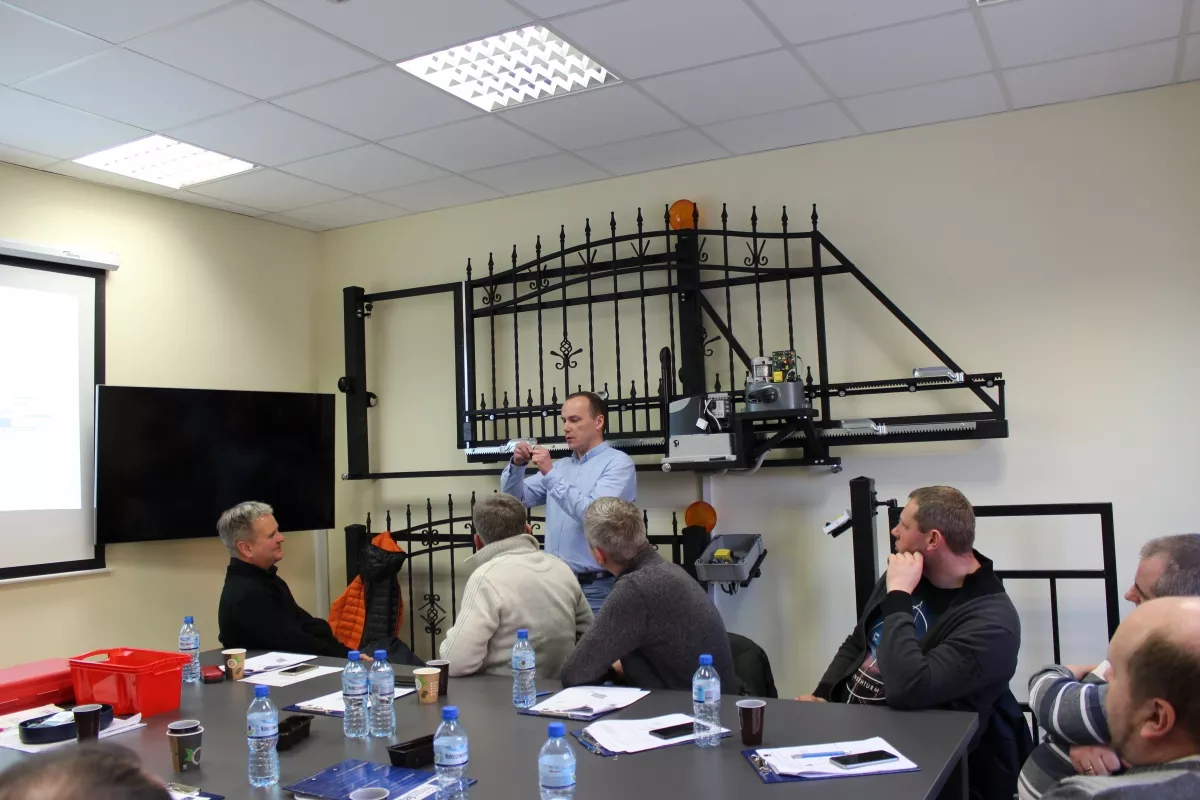 08.01.2016 Szkolenie licencyjne zaawansowane- Automatyka do bram Nice