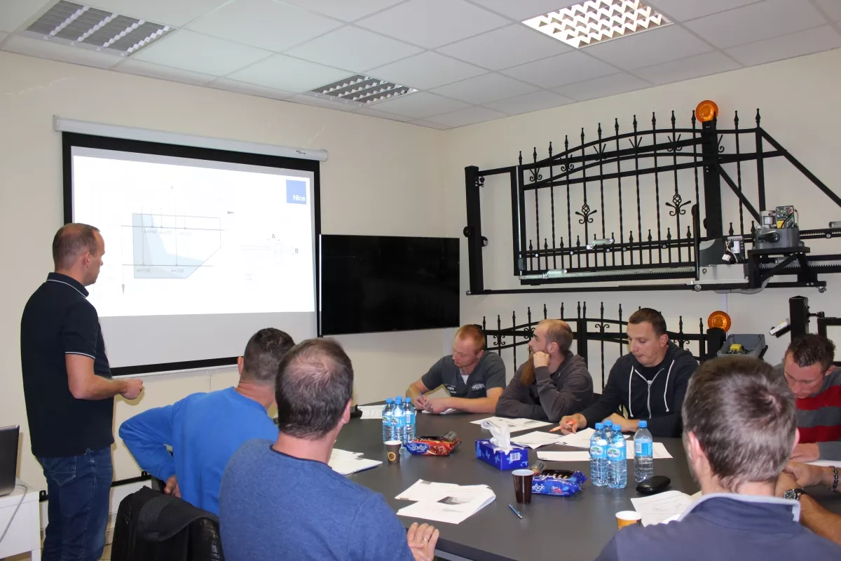12.10.2016 - 13.10.2016 Szkolenie licencyjne podstawowe-Automatyka do bram Nice