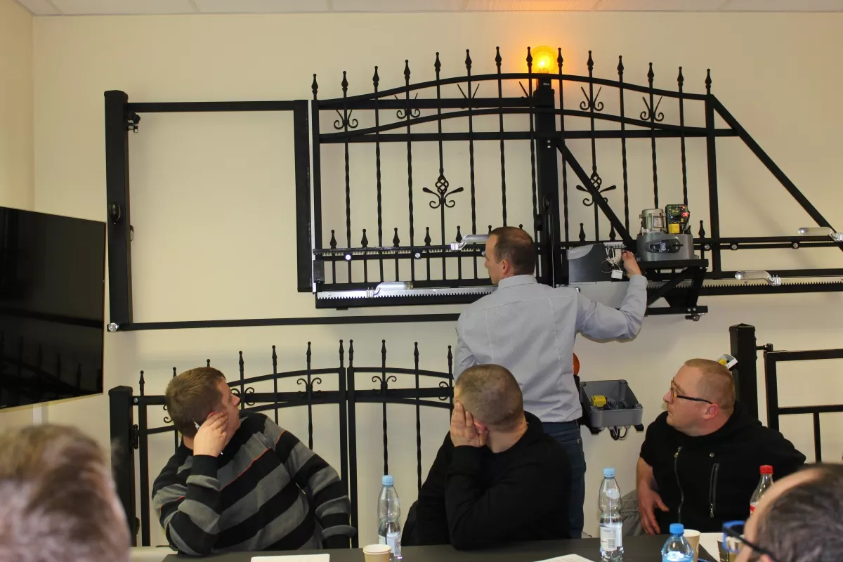 12.02.2016 Szkolenie licencyjne zaawansowane- Automatyka do bram Nice